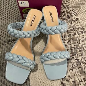 Soda blue found casual sandals